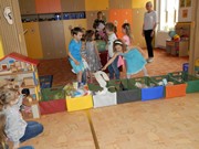 BAZÁREK - učíme dospěláky třídit odpady